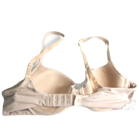 Victoria's Secret Body by Victoria Lined Demi Bra - Picture 3 of 3